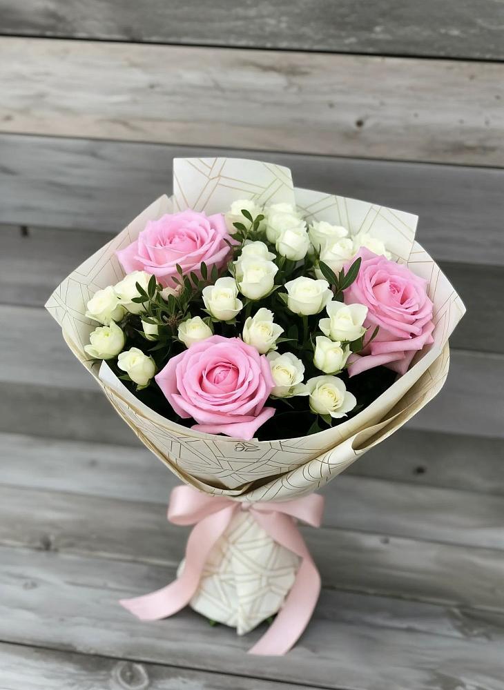 Букет цветов из: Розы в Краснофарфорном