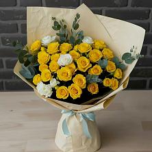 Букет цветов из:  Розы в Краснофарфорном