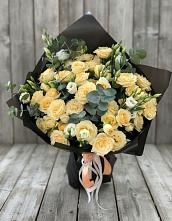 Букет цветов из:  Розы и Лизиантусы #REPLACE_PRED# Краснофарфорном