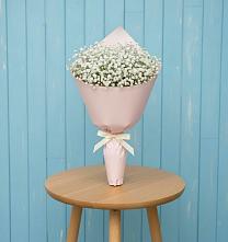 Букет цветов из:  Гипсофила в Краснофарфорном