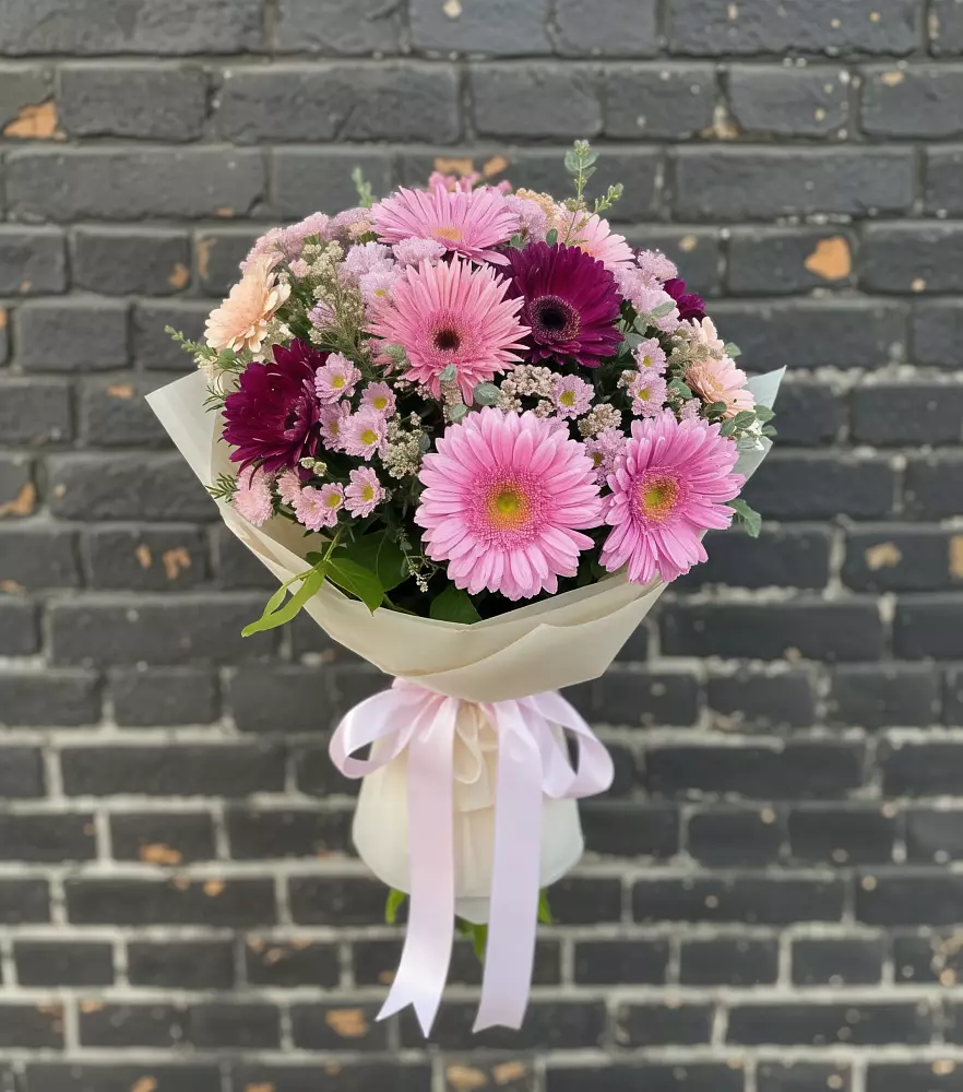 Букет цветов из: Герберы и Хризантемы в Краснофарфорном
