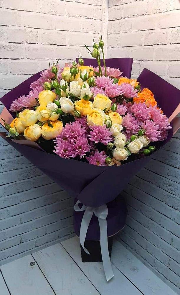 Букет цветов из: Хризантемы и Розы в Краснофарфорном