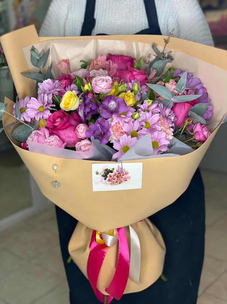 Букет цветов из: Хризантемы, Гвоздики и Альстромерии в Краснофарфорном