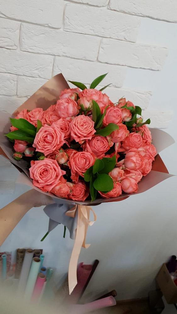 Букет цветов из: Розы в Краснофарфорном