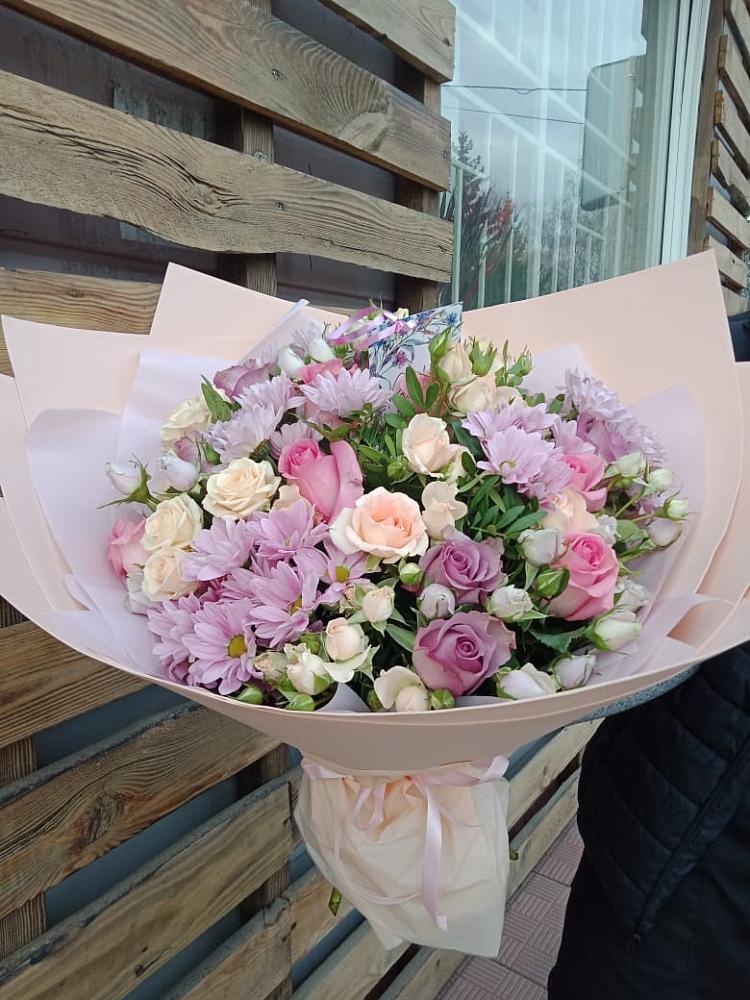 Букет цветов из: Розы и Хризантемы в Краснофарфорном