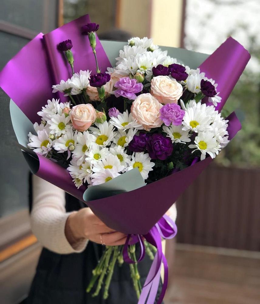 Букет цветов из: Хризантемы, Гвоздики и Розы в Краснофарфорном