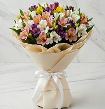 Букет цветов из:  Альстромерии в Краснофарфорном