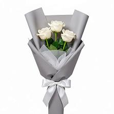Букет 3 белые розы в Краснофарфорном