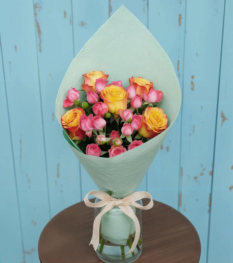 Букет цветов из: Розы в Краснофарфорном