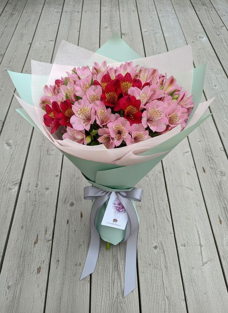Букет цветов из: Альстромерии в Краснофарфорном