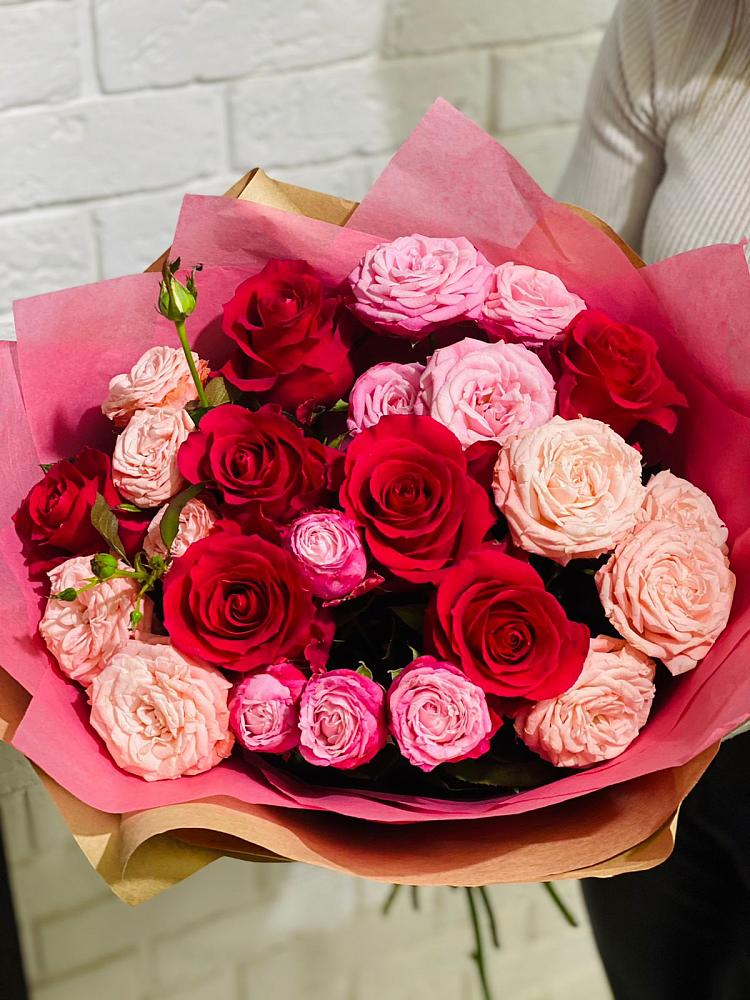 Букет цветов из: Розы в Краснофарфорном