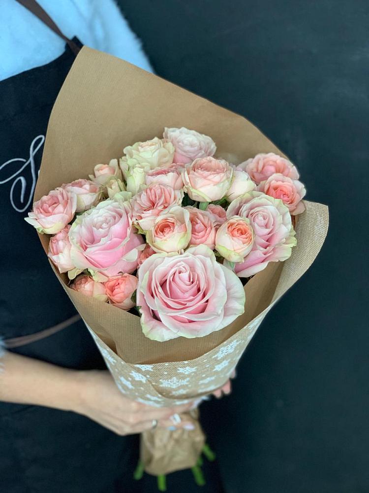 Букет цветов из: Хризантемы и Розы в Краснофарфорном