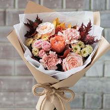 Букет цветов из:  Гвоздики, Хризантемы и Розы #REPLACE_PRED# Краснофарфорном