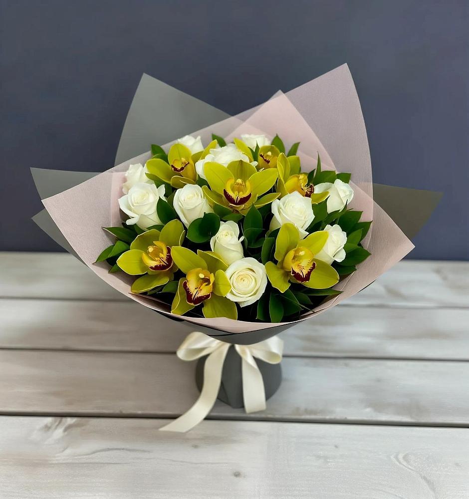 Букет цветов из: Орхидеи и Розы в Краснофарфорном