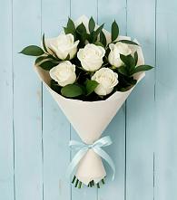 Букет цветов из:  Розы в Краснофарфорном