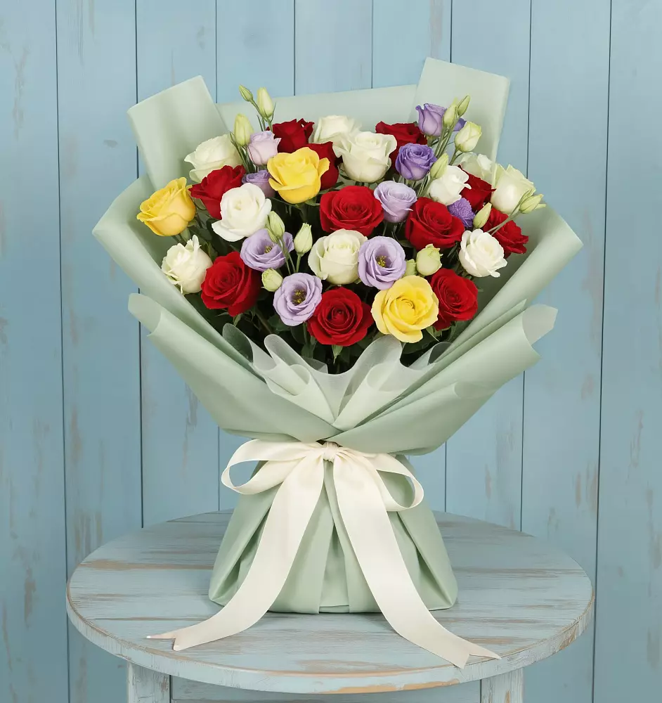 Букет цветов из: Розы в Краснофарфорном