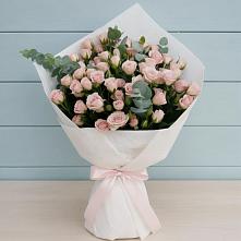 Букет цветов из:  Розы в Краснофарфорном