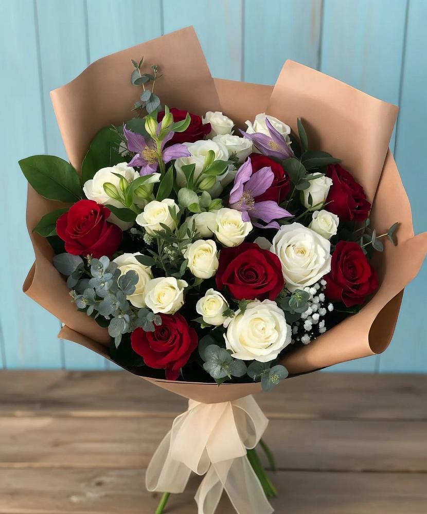 Букет цветов из: Розы и Альстромерии в Краснофарфорном