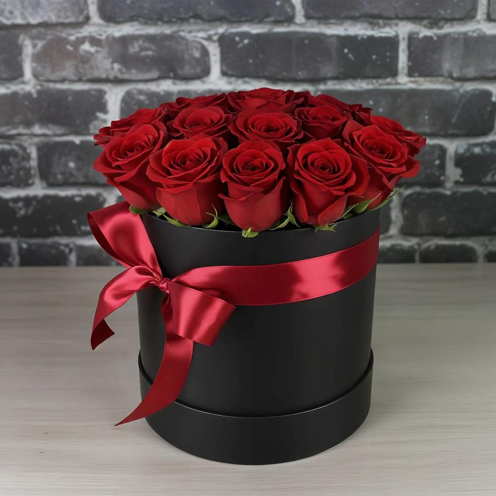 Цветочная композиция из Розы в шляпной коробке в Краснофарфорном