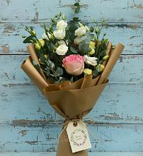 Букет цветов из:  Розы и Лизиантусы в Краснофарфорном
