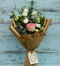 Букет цветов из:  Розы и Лизиантусы в Краснофарфорном