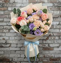 Букет цветов из:  Розы, Лизиантусы и Гвоздики в Краснофарфорном