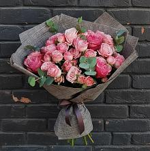 Букет цветов из:  Розы в Краснофарфорном