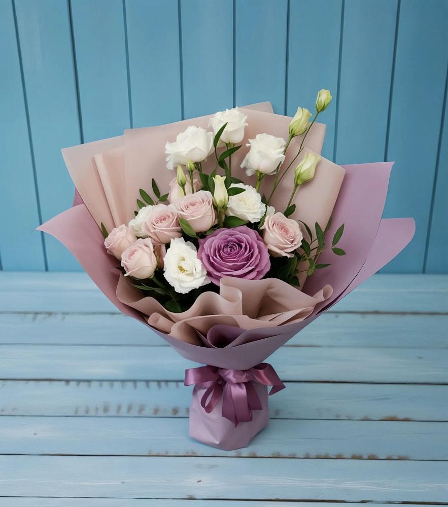 Букет цветов из: Розы и Лизиантусы в Краснофарфорном